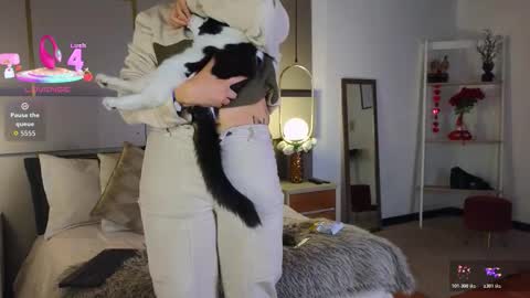 Snapshot of lina_montclair chatting on 03/30/26, 08:32 Lina online show from 03/30/26, 08:32