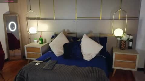 Snapshot of lina_montclair chatting on 04/21/26, 07:06 Lina online show from 04/21/26, 07:06