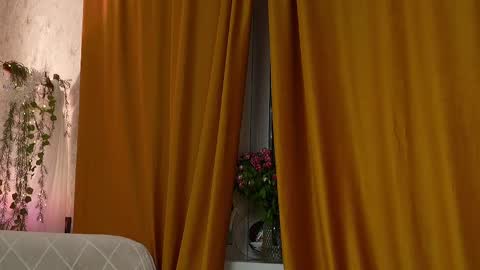 Snapshot of lina_n_kitty chatting on 02/10/25, 05:09 Lina - online show from 02/10/25, 05:09