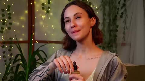 Snapshot of lina_n_kitty chatting on 02/21/25, 07:43 Lina - online show from 02/21/25, 07:43