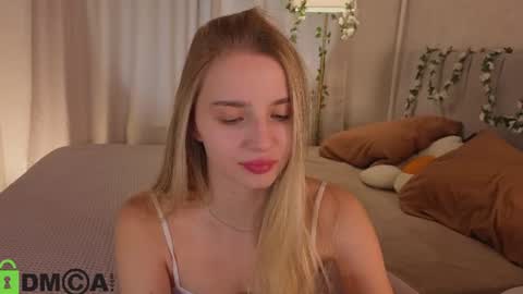 Snapshot of lina_reeds chatting on 06/18/26, 01:17 LINA online show from 06/18/26, 01:17