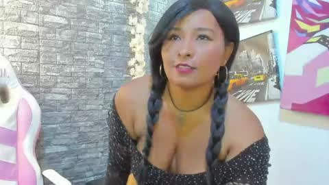 Snapshot of lina_sanchezih chatting on 05/05/26, 08:06 LINA SANCHEZ online show from 05/05/26, 08:06