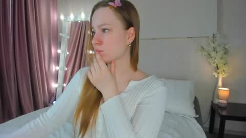 Snapshot of lina_smilee chatting on 05/11/26, 01:11 Lina online show from 05/11/26, 01:11