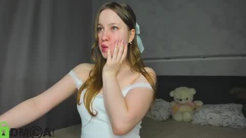 Snapshot of lina_smilee chatting on 05/14/26, 01:01 Lina online show from 05/14/26, 01:01