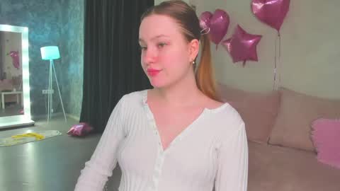 Snapshot of lina_smilee chatting on 05/19/26, 01:11 Lina online show from 05/19/26, 01:11