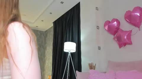 Snapshot of lina_smilee chatting on 06/13/26, 01:03 Lina online show from 06/13/26, 01:03