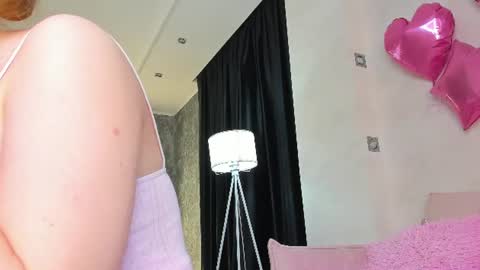 Snapshot of lina_smilee chatting on 06/14/26, 01:14 Lina online show from 06/14/26, 01:14