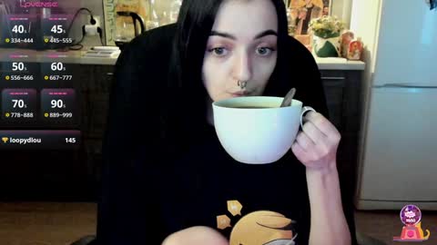 Lina 3  1715622743 online show from 01/16/25, 11:37