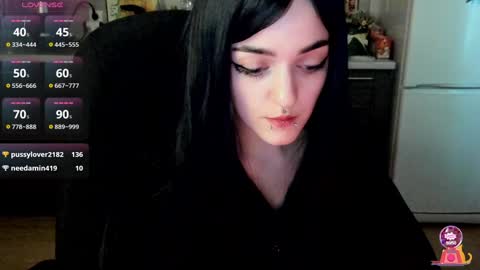 Lina 3  1715622743 online show from 01/17/25, 11:38