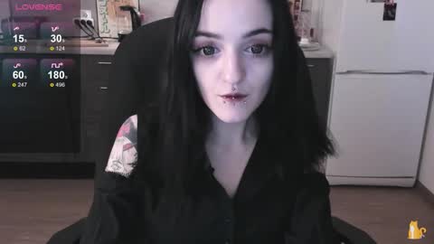 Lina 3  1715622743 online show from 11/24/25, 07:52