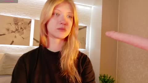 Lina online show from 04/22/26, 08:21