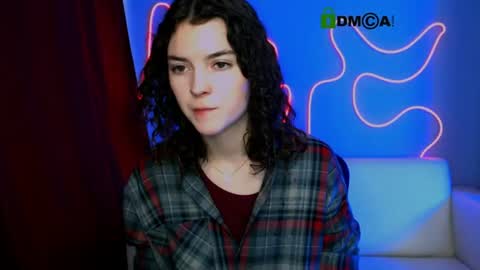 Snapshot of linaa_dolly chatting on 06/16/26, 01:03 linaa_dolly online show from 06/16/26, 01:03