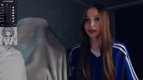 Snapshot of linaandliam chatting on 03/05/25, 12:05 linaandliam online show from 03/05/25, 12:05