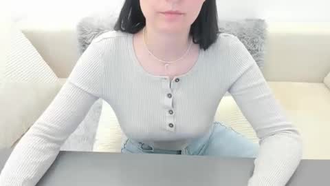 linabay2 online show from 05/22/26, 06:09