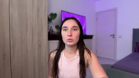 Snapshot of linabbb chatting on 09/16/25, 04:24 Lina online show from 09/16/25, 04:24