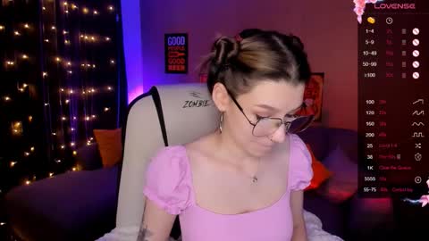 Lina online show from 10/07/25, 02:42