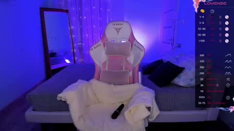 Lina online show from 12/01/25, 08:30