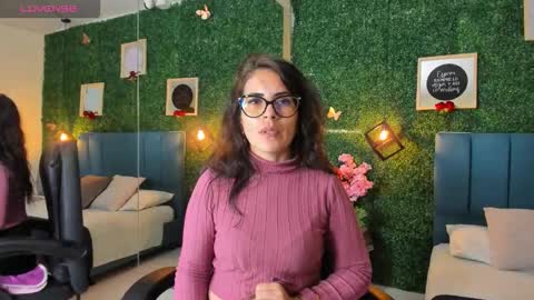 Lina  online show from 10/11/25, 11:53