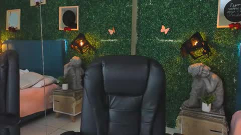 Lina  online show from 10/25/25, 02:46