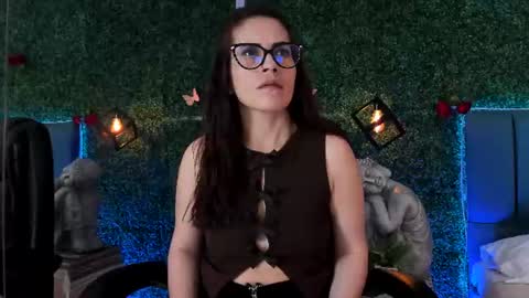 Snapshot of linagh chatting on 06/10/26, 11:20 Lina online show from 06/10/26, 11:20