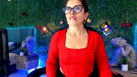 Snapshot of linagh chatting on 07/07/26, 11:25 Lina online show from 07/07/26, 11:25