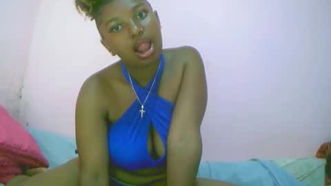 Snapshot of linah1123 chatting on 09/28/25, 05:46 linah1123 online show from 09/28/25, 05:46