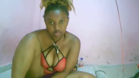 Snapshot of linah1123 chatting on 10/14/25, 11:44 linah1123 online show from 10/14/25, 11:44