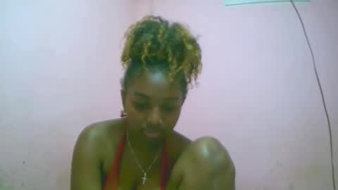 Snapshot of linah1123 chatting on 10/19/25, 05:13 linah1123 online show from 10/19/25, 05:13