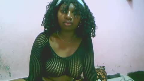 Snapshot of linah1123 chatting on 10/29/25, 11:17 linah1123 online show from 10/29/25, 11:17