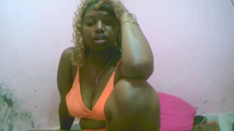 linah1123 online show from 11/25/25, 10:59