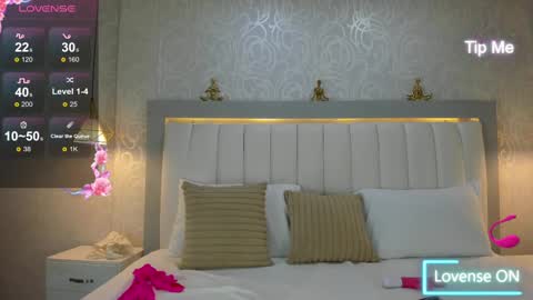 L I N A  online show from 10/16/25, 04:57