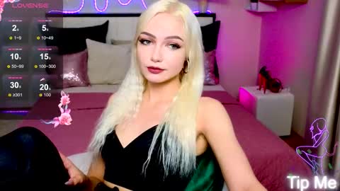 I am Lina online show from 09/17/25, 02:30