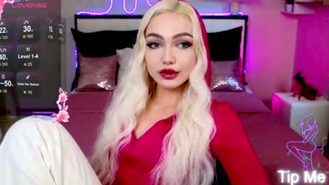 I am Lina online show from 09/19/25, 02:18