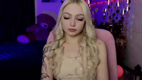 I am Lina online show from 04/04/26, 09:07