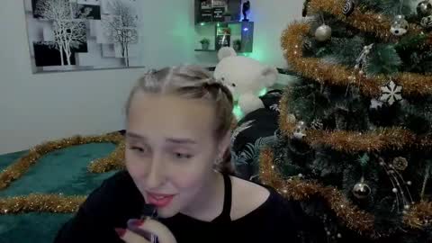 Lina online show from 12/15/24, 12:07