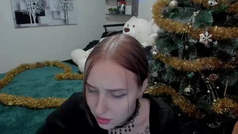 Lina online show from 12/21/24, 11:45