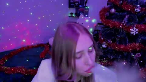 Lina online show from 12/29/24, 12:20