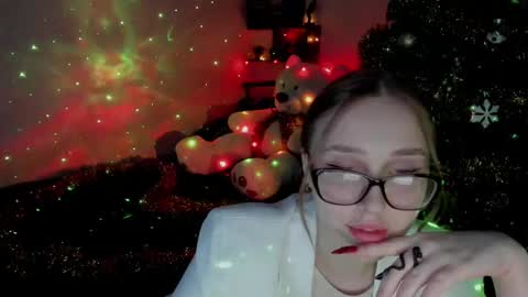 Lina online show from 12/30/24, 08:25