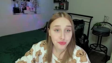 Lina online show from 02/27/25, 08:53