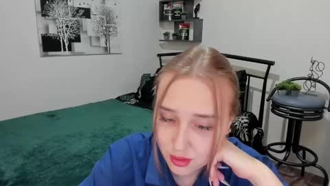 Lina online show from 03/04/25, 08:16