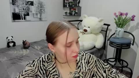 Lina online show from 03/08/25, 09:51