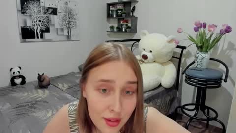 Lina online show from 03/10/25, 08:45