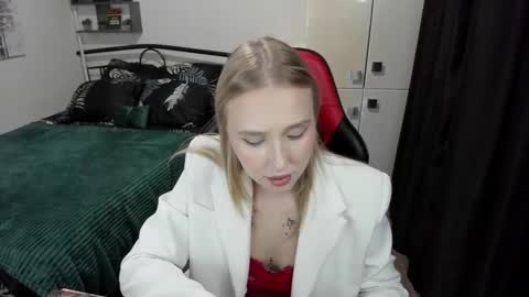 Lina online show from 09/08/25, 09:58