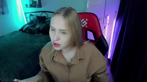 Lina online show from 10/10/25, 09:25