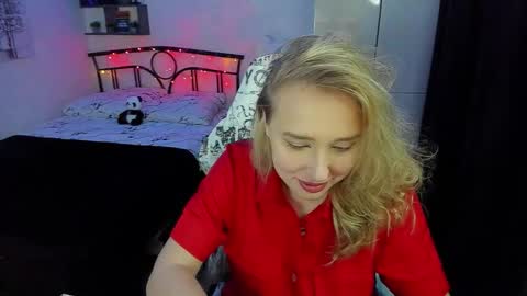 Lina online show from 11/03/25, 09:48