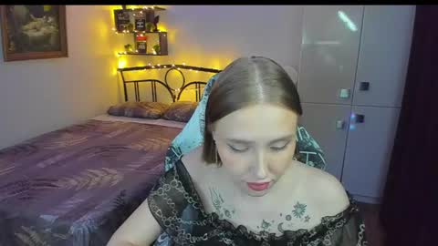 Snapshot of linatruly chatting on 06/12/26, 09:35 Lina online show from 06/12/26, 09:35