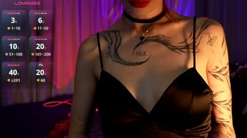Snapshot of linavelle chatting on 04/22/26, 03:57 LinaVelle online show from 04/22/26, 03:57