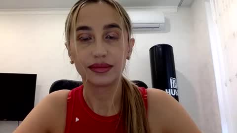 linavora online show from 11/28/25, 12:52