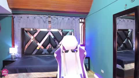 Snapshot of linda4petite chatting on 03/10/25, 06:34  Linda  online show from 03/10/25, 06:34