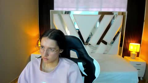  Linda  online show from 11/09/25, 01:09